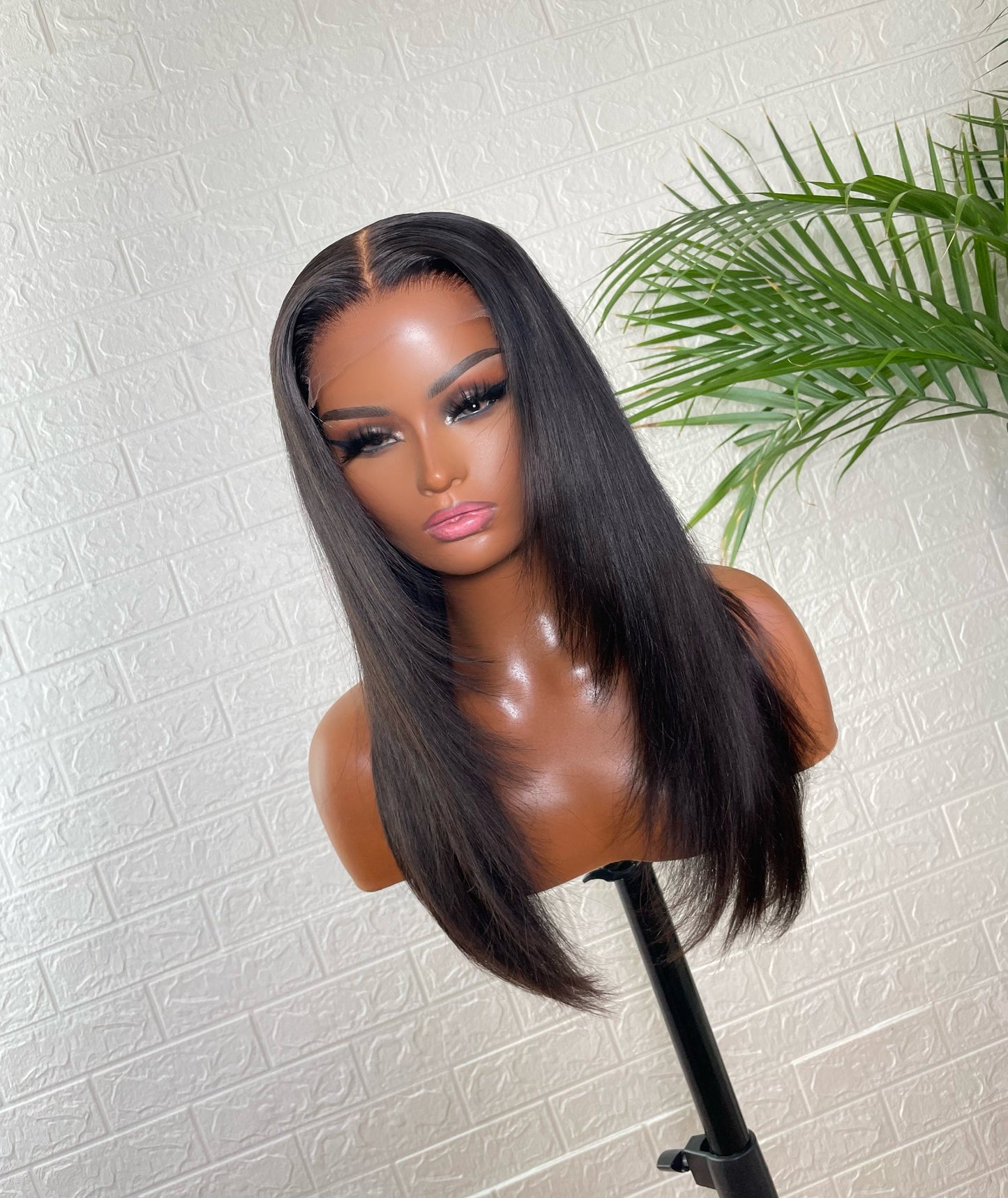 glueless wig, hd 5x5 straight, bri front